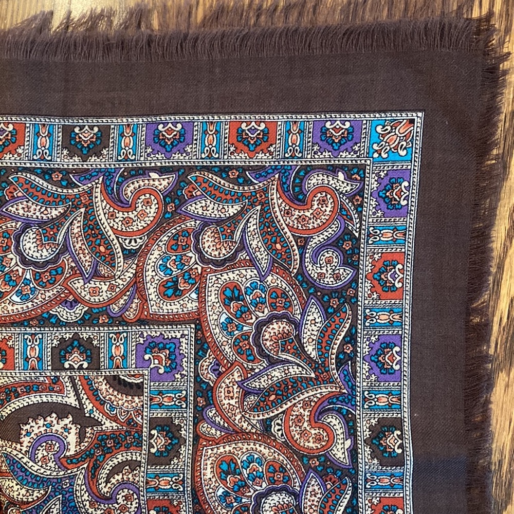 Square brown print wool scarf - Picture 3 of 3